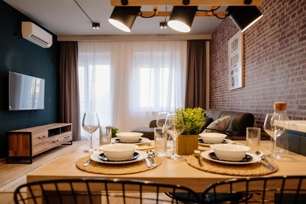 פודגוריצה Comfortable Apartment At City Quart מראה חיצוני תמונה